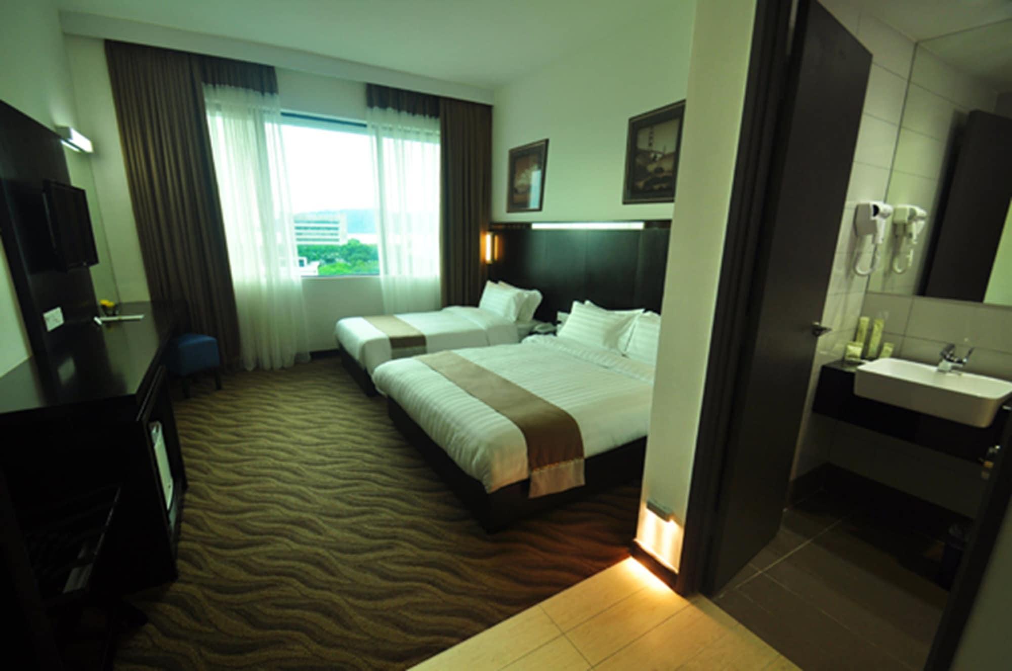Dreamtel Kota Kinabalu Hotell Exteriör bild