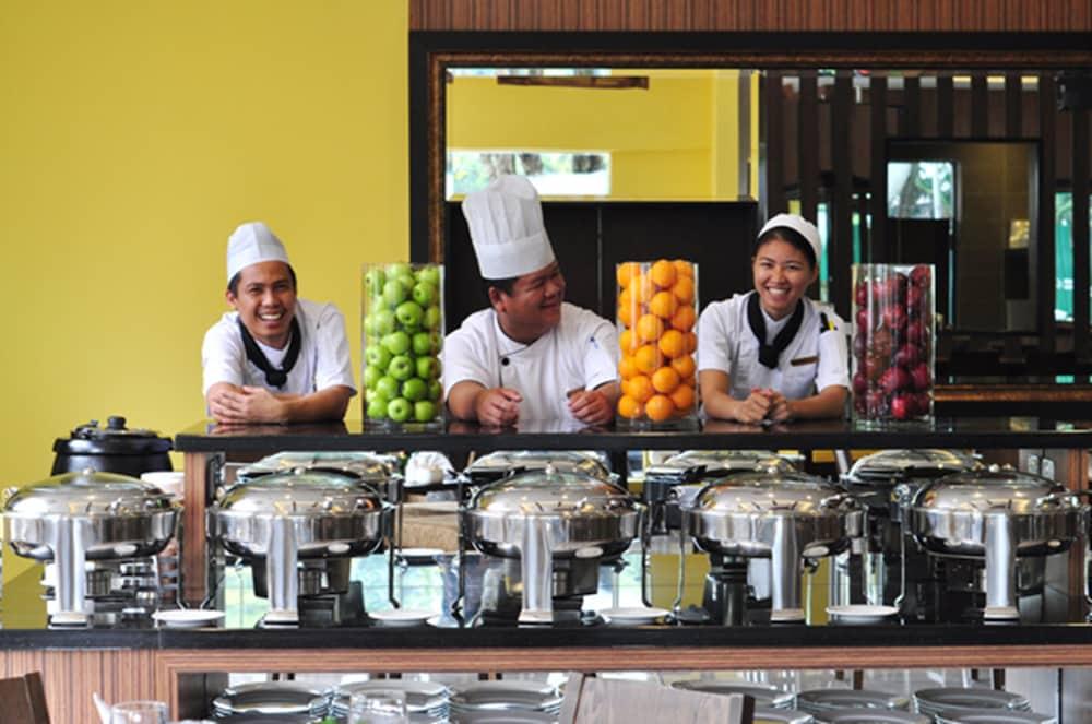 Dreamtel Kota Kinabalu Hotell Exteriör bild