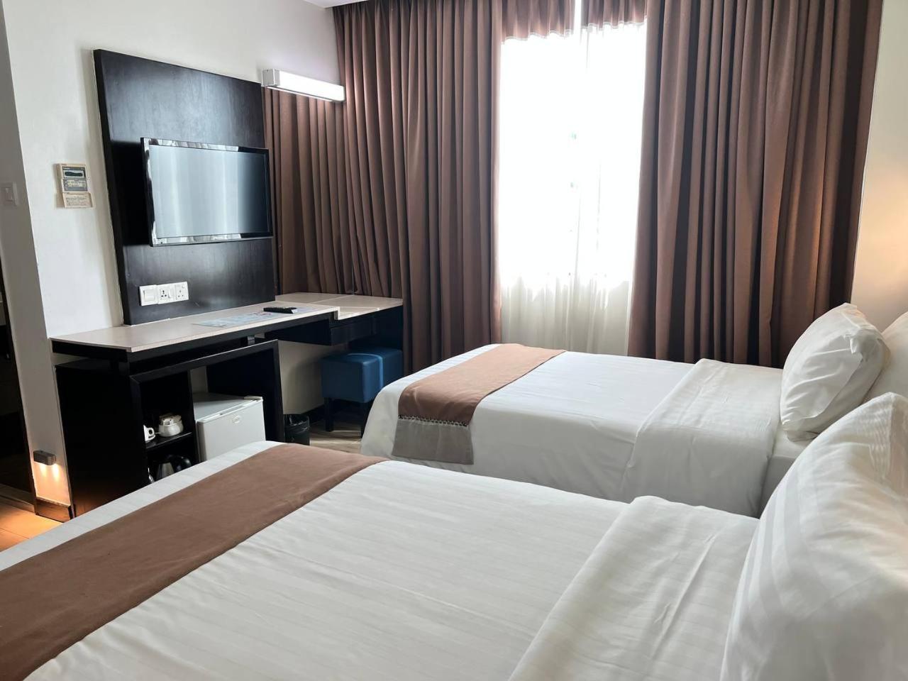 Dreamtel Kota Kinabalu Hotell Exteriör bild