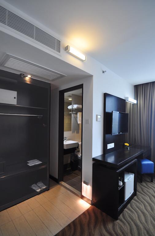 Dreamtel Kota Kinabalu Hotell Exteriör bild