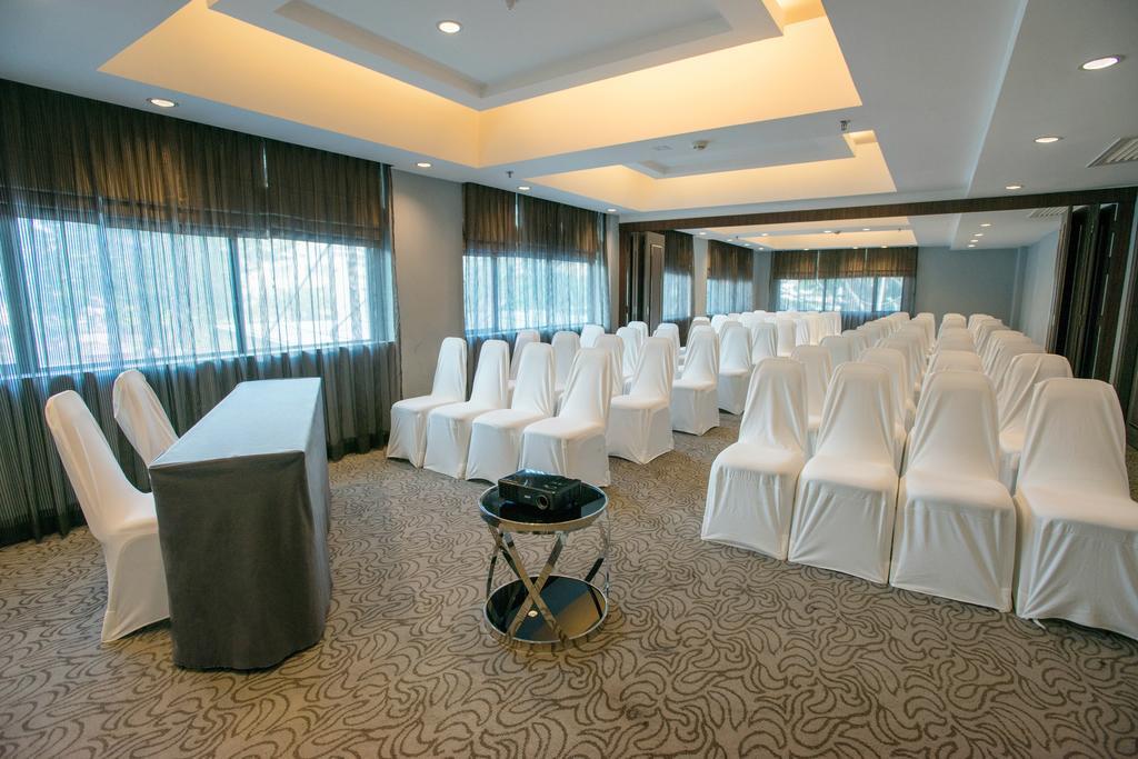 Dreamtel Kota Kinabalu Hotell Exteriör bild
