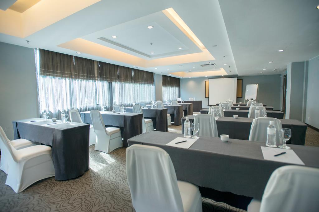 Dreamtel Kota Kinabalu Hotell Exteriör bild