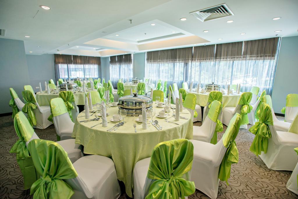 Dreamtel Kota Kinabalu Hotell Exteriör bild