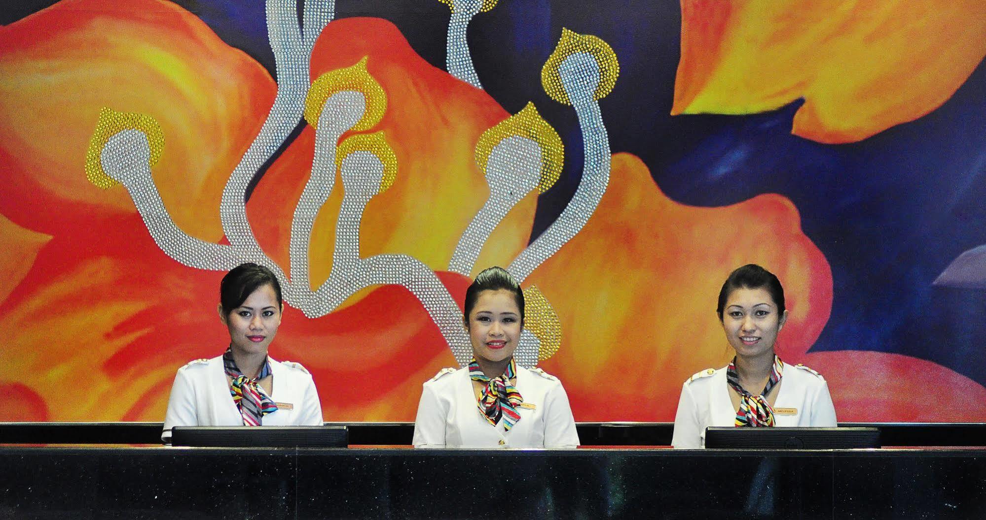 Dreamtel Kota Kinabalu Hotell Exteriör bild